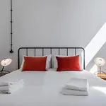 Апартаменти Glamorous 3bdr In Center By Lovelystay Лісабон