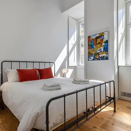 Apartment Spacious 3Bdr Apartment With Balcony By Lovelystay *