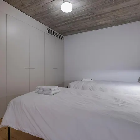 Glamorous 3bdr In Center By Lovelystay *