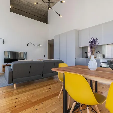 Glamorous 3bdr In Center By Lovelystay Apartman *