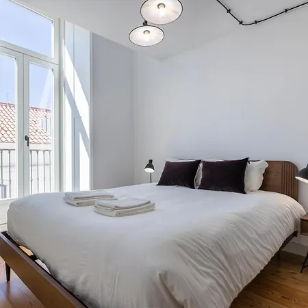 Glamorous 3bdr In Center By Lovelystay