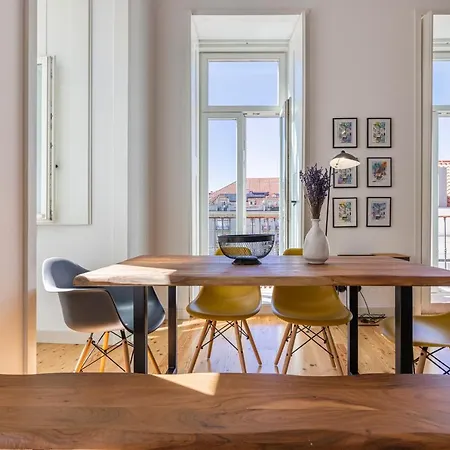 Appartement Glamorous 3bdr In Center By Lovelystay Lissabon