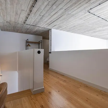 Spacious 3Bdr Apartment With Balcony By Lovelystay * Lisboa