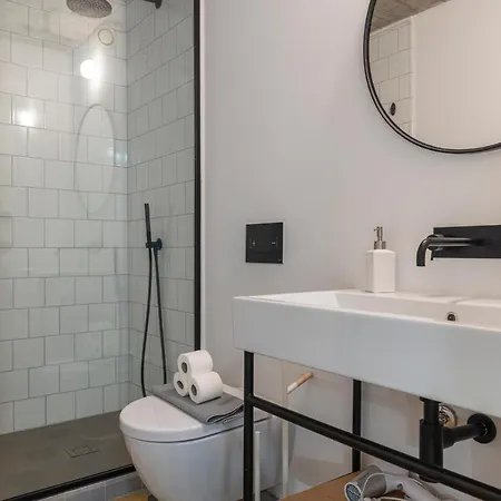Apartment Spacious 3Bdr Apartment With Balcony By Lovelystay *