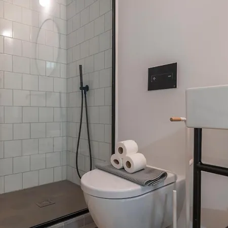 Διαμέρισμα Spacious 3Bdr Apartment With Balcony By Lovelystay *